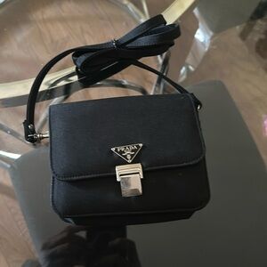 NWOT PRADA SMALL SUPER CUTE PURSE